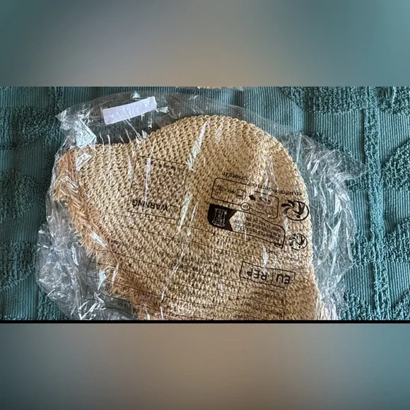 RAFFIA ❤️‍🔥 NWT STYLISH STRAW SUN HAT - Picture 10 of 10